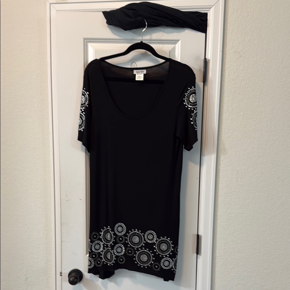 Black Embellished Graphic Short Sleeve Dress
